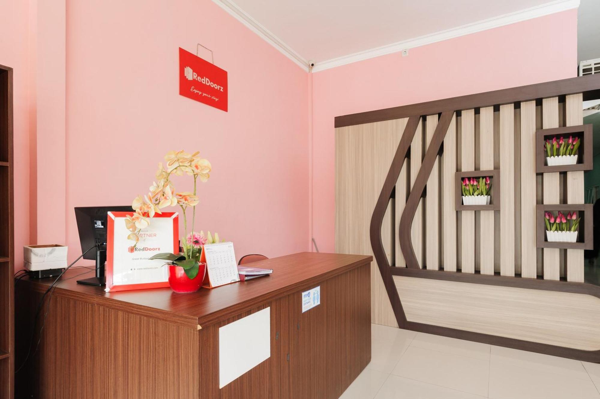 Reddoorz Near Universitas Widyagama 2 2*
